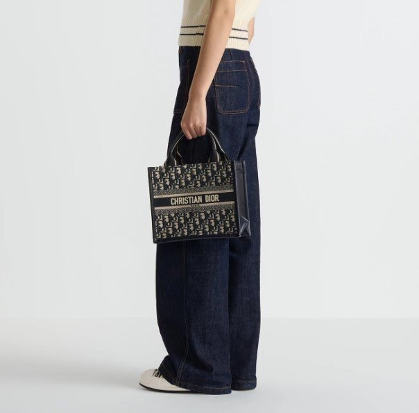 8a9d3685b7c3a48fae90507c9c3202e4_1737618581_709.jpg 8a9d3685b7c3a48fae90507c9c3202e4_1737618581_709.jpg