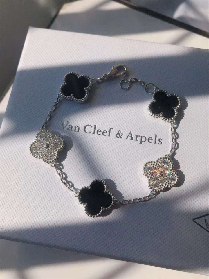 8ea70d2703afbc94d2a9b15fcff27c91_1753154273_2364.jpg 8ea70d2703afbc94d2a9b15fcff27c91_1753154273_2364.jpg