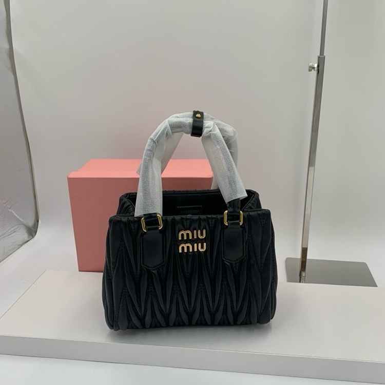 2db579efacb4500755a9e11e2bca4a20_1758531645_8245.jpg 2db579efacb4500755a9e11e2bca4a20_1758531645_8245.jpg