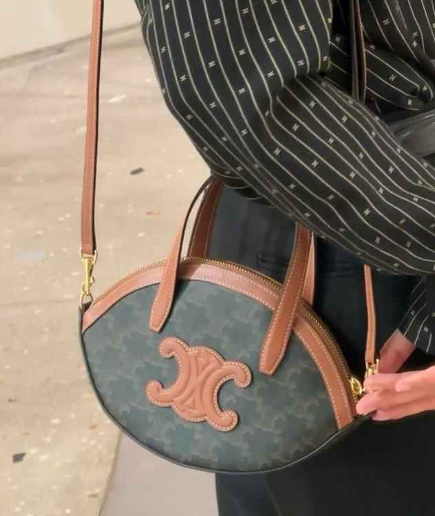 ab9ee76b4d8aca43a6980de502a9cad1_1758864825_4262.jpg ab9ee76b4d8aca43a6980de502a9cad1_1758864825_4262.jpg