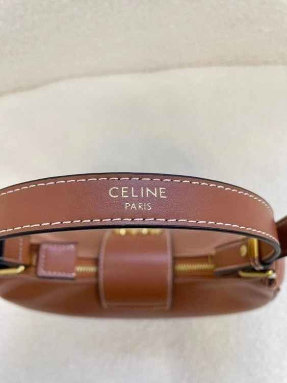 ab9ee76b4d8aca43a6980de502a9cad1_1758864888_7801.jpg ab9ee76b4d8aca43a6980de502a9cad1_1758864888_7801.jpg