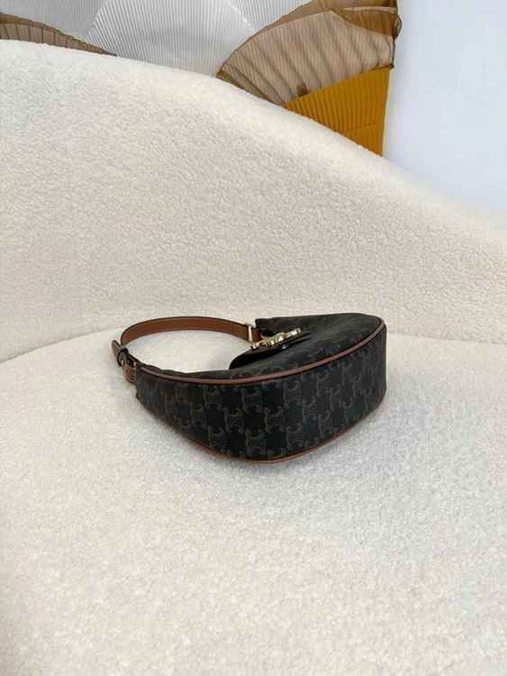 ab9ee76b4d8aca43a6980de502a9cad1_1758864932_7722.jpg ab9ee76b4d8aca43a6980de502a9cad1_1758864932_7722.jpg