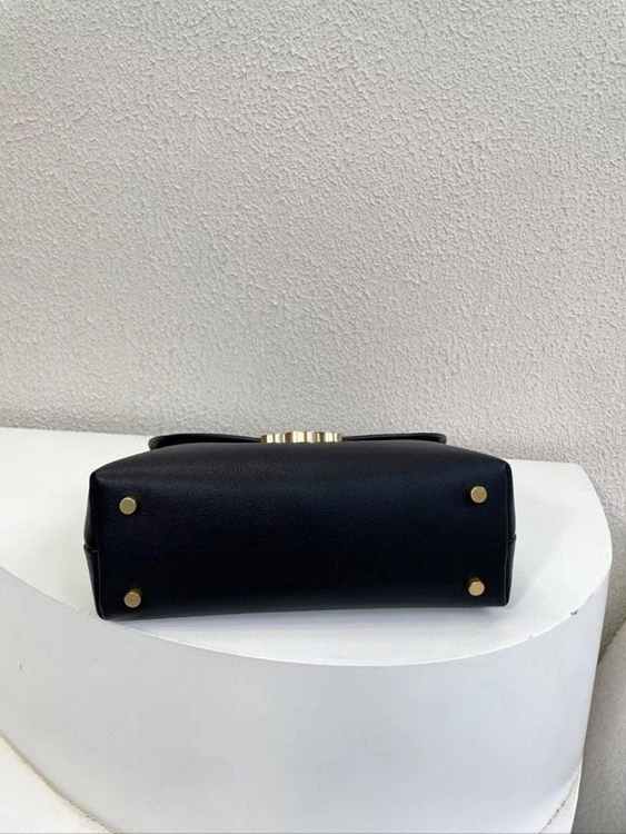 ab9ee76b4d8aca43a6980de502a9cad1_1758865000_6504.jpg ab9ee76b4d8aca43a6980de502a9cad1_1758865000_6504.jpg