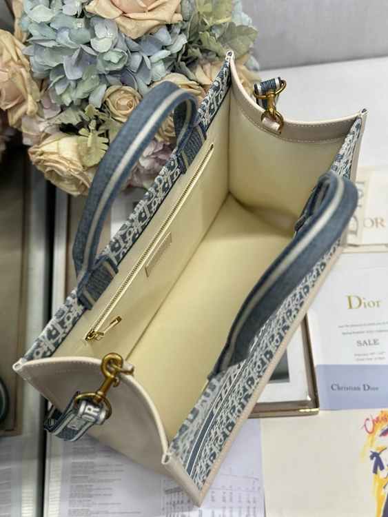 e3dae71508bf7f7ff2578e324d0d40a7_1758609633_4229.jpg e3dae71508bf7f7ff2578e324d0d40a7_1758609633_4229.jpg