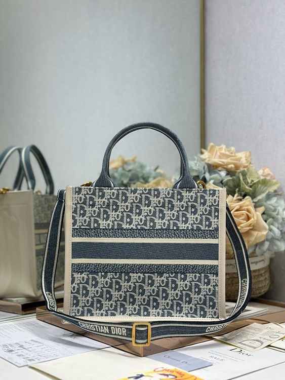 e3dae71508bf7f7ff2578e324d0d40a7_1758609672_2405.jpg e3dae71508bf7f7ff2578e324d0d40a7_1758609672_2405.jpg