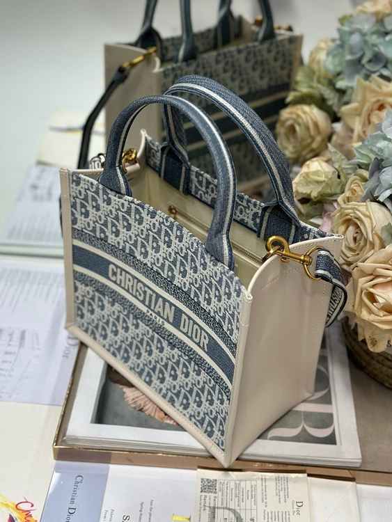 e3dae71508bf7f7ff2578e324d0d40a7_1758609672_3388.jpg e3dae71508bf7f7ff2578e324d0d40a7_1758609672_3388.jpg