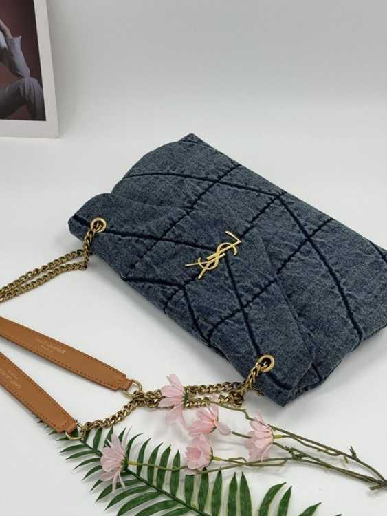 6e03071c86700791e3965c7a6c43849e_1763017765_2863.jpg 6e03071c86700791e3965c7a6c43849e_1763017765_2863.jpg