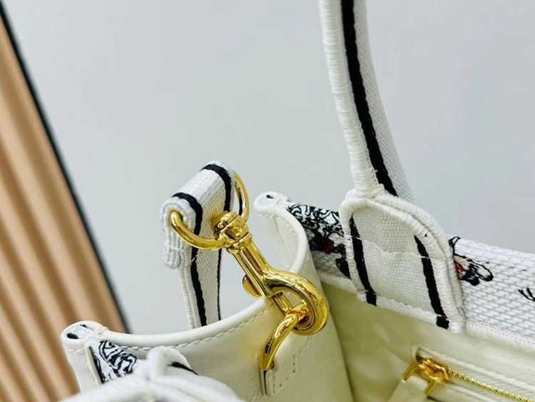 151b1a4575df0babfa97ed94da263dd4_1765265171_0269.jpg 151b1a4575df0babfa97ed94da263dd4_1765265171_0269.jpg