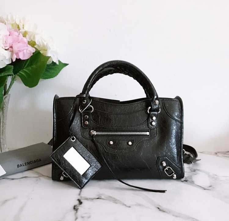 82d42d9d4ac35be0495ce20fda36ace3_1766043877_3712.jpg 82d42d9d4ac35be0495ce20fda36ace3_1766043877_3712.jpg