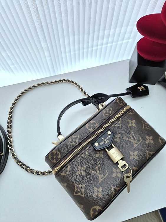 e6b0c9fb7609751af20b2e4b3028ff2b_1768204895_3249.jpg e6b0c9fb7609751af20b2e4b3028ff2b_1768204895_3249.jpg