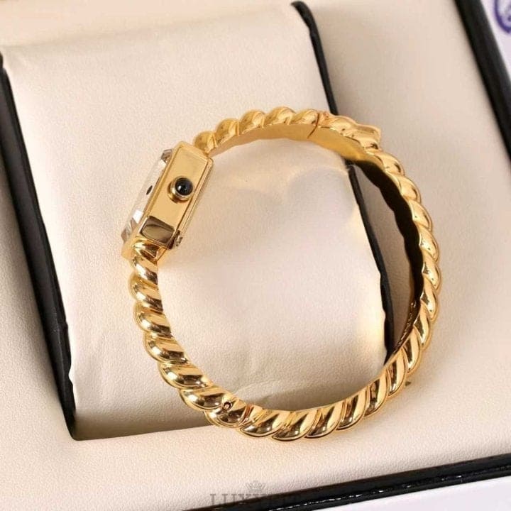 9b62e0da0ed6b81bed126e57207ca407_1778921647_0277.jpg
