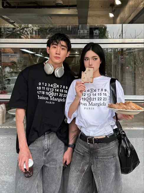 MG 메종마르지엘라 24 숫자 520 로고 반팔티