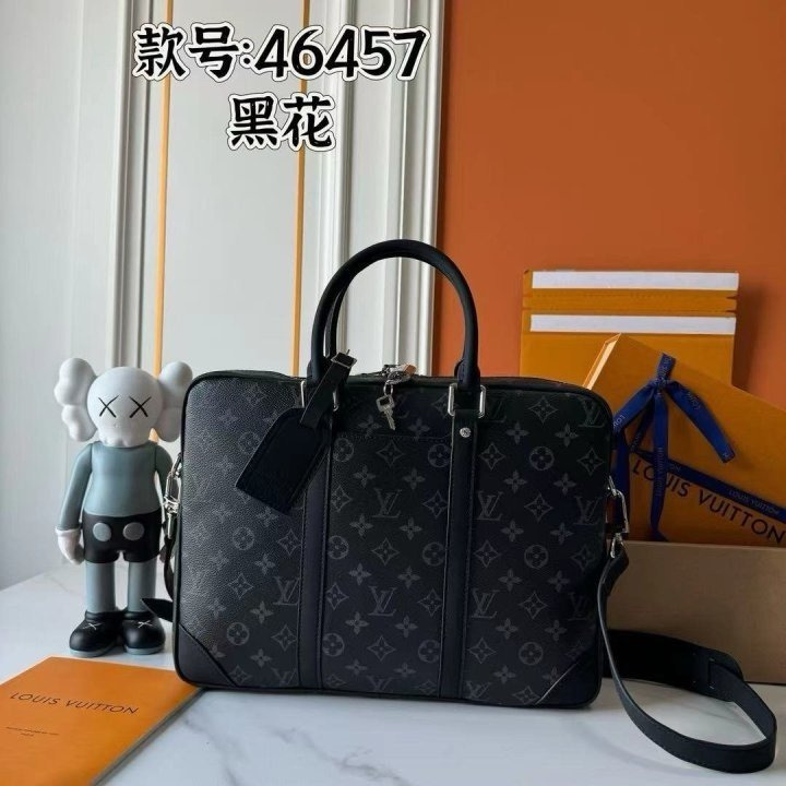 LV 루이비통 포르트 보야주 