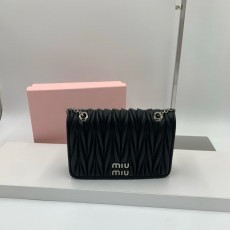 MU 미우미우 마테라쎄 미니백 