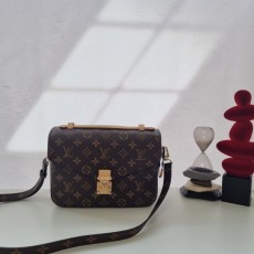 LV 루이비통 포쉐트메티스(최상급)