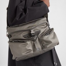 PD 프라다 기하학 메신저백 