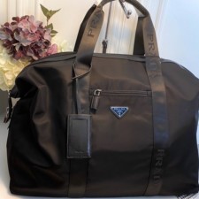 PD 프라다 리나일론 및 사피아노 가죽 더플백 