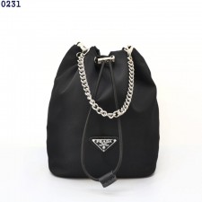 PD 프라다 나일론 파우치 버킷백