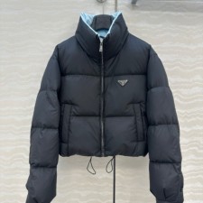PD 프라다 숏 패딩 
