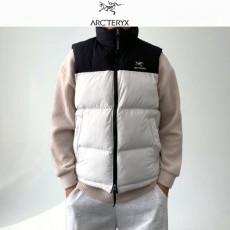 AT 아크테릭스 배색 블랙패딩조끼