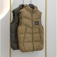 AT 아크테릭스 사각 블랙 패치 패딩 베스트  