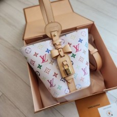 LV 루이비통 올인 BB 화이트 