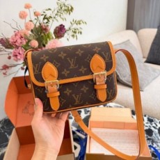 LV 루이비통 이스케이프 