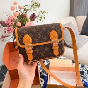 LV 루이비통 이스케이프 