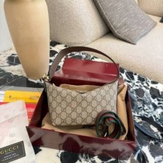 GC 구찌 신상 토트백 