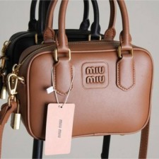 MU 미우미우 나파 레더 아르카디 미니백