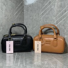 MU 미우미우 아르카디 볼링백 