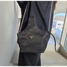PD 프라다 미니 삼각 버킷백  