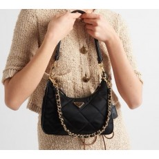 PD 프라다 테수토 패딩 스티치