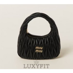 MU  미우미우 완더 마테라쎄 나파 가죽 호보 백