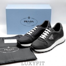 PD 프라다 25SS 프랙스 2.0 리나일론 블랙 화이트 스니커즈