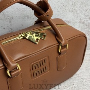 MU 미우미우 아르카디백