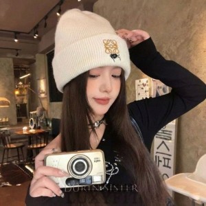 LW 로에베 골드 자수 비니모자