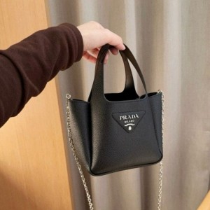 PD 프라다 플루 토트