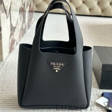 PD 프라다 플루 토트 대