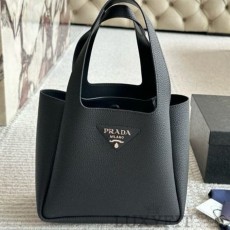 PD 프라다 플루 토트 대