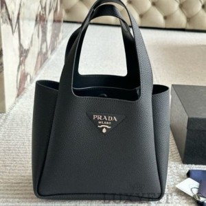 PD 프라다 플루 토트 대