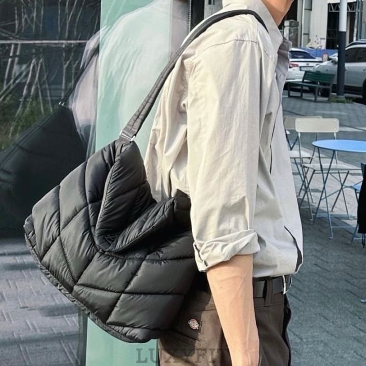 YS 생 로랑 푸퍼 메신져