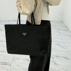 PD 프라다 리나일론 쇼퍼 토트백