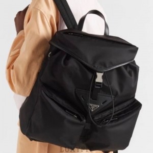 PD 프라다 기하학 백팩