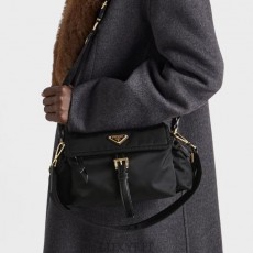 PD 프라다 익스플로러 리나일론 숄더백