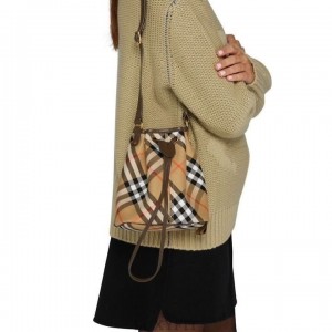 BB 버버리 드로잉 체크 버킷 미니