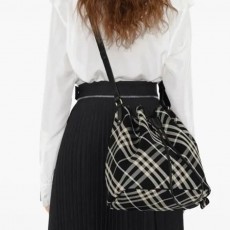 BB 버버리 드로잉 체크 버킷 미디엄