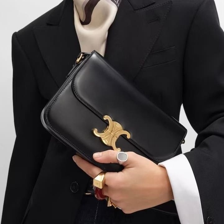 CL 셀린느 틴 트리옹프 샤이니