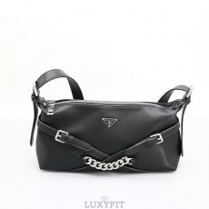 PD 프라다 67843 중앙 체인 가죽 숄더백