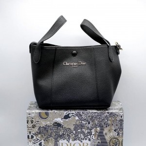 DO 디올 미디엄 버킷백 (한소희 가방)